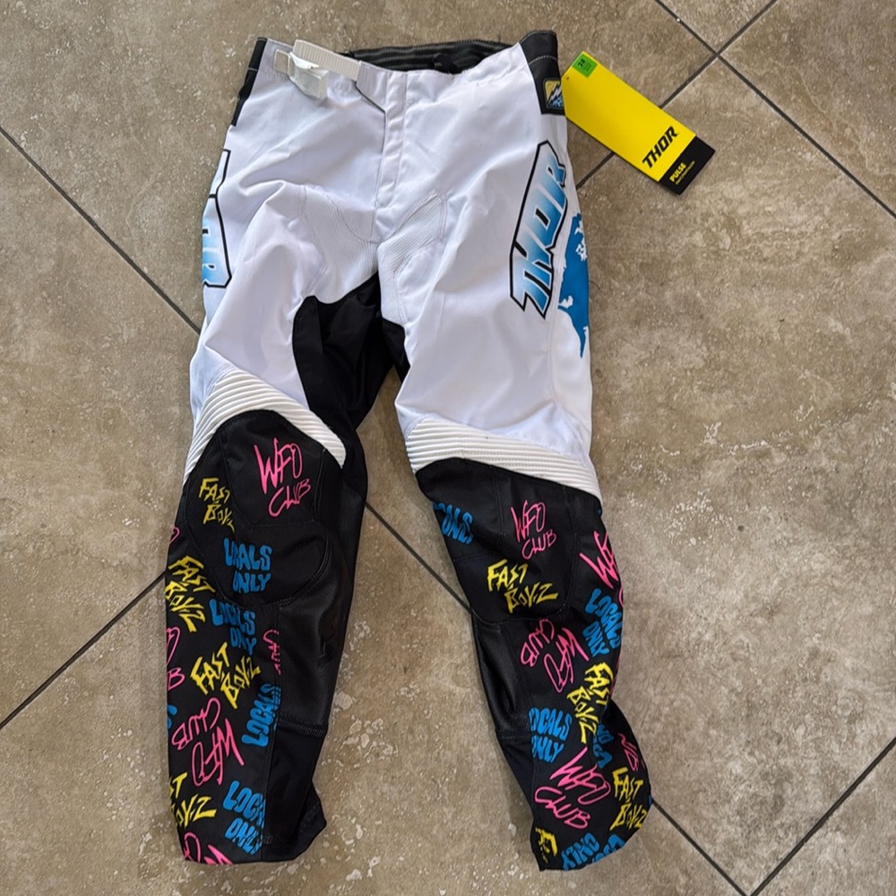 Never worn NEW with tags Thor dirt bike pants size 28Y